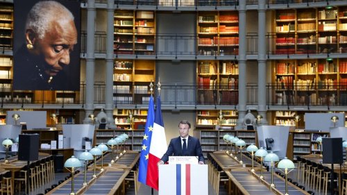 Hommage national à Maryse Condé à la BnF : Emmanuel Macron salue "l'attachement intranquille" de l'écrivaine guadeloupéenne à la France