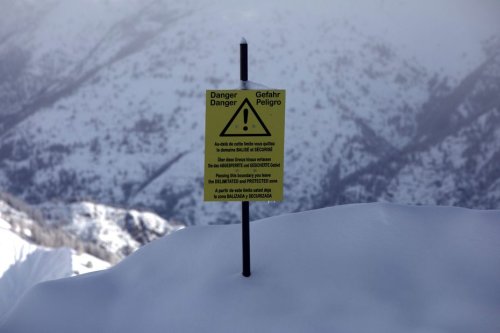 Météo : un fort risque d'avalanche touche les Alpes du Nord après les récentes chutes de neige