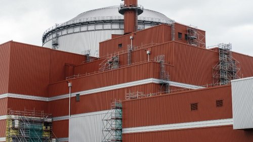 Reportage Nucléaire : après 13 ans d'attente, le "grand soulagement" de la France à l'inauguration de l'EPR en Finlande