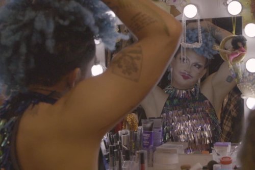 La revanche de Nicolas Bellenchombre, fondateur d’un cabaret de drag queens, désormais sur les écrans du monde entier