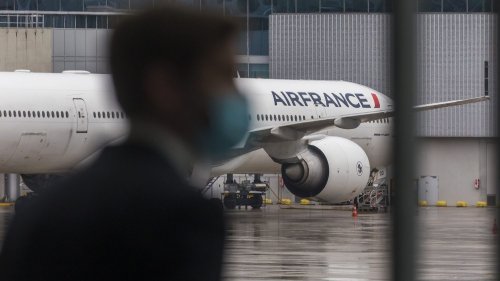Info franceinfo Fatigue des pilotes, sécurité des vols, gaspillage énergétique : un syndicat alerte le gouvernement sur la politique d'Air France