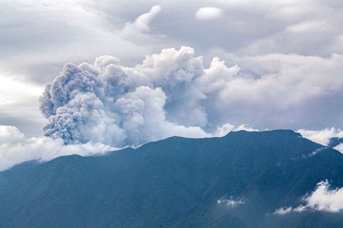 Indonésie : l’éruption du volcan Marapi fait au moins onze morts