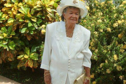 La Robertine Emilienne Geneviève Barclais, mère de 12 enfants, fête ses 100 ans, elle prie et chante pour garder la forme