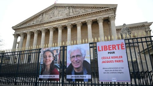 Détention de Cécile Kohler et Jacques Paris en Iran : "La méthode de la pression sur les autorités iraniennes fonctionne", défend le porte-parole du Quai d'Orsay