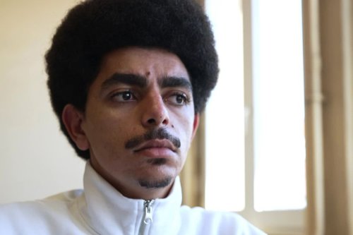 "Longtemps, j'ai cherché à parler bien", le combat contre la discrimination par le langage d'un banlieusard devenu journaliste