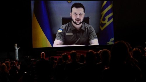 Vidéo Festival de Cannes : "Je suis persuadé que le 'dictateur' va perdre", lance Volodymyr Zelensky lors de la cérémonie d'ouverture