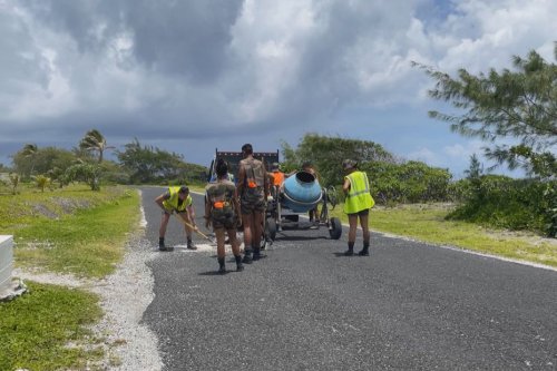 Entre travaux et activités sportives, le RSMA montre sa présence sur Hao - Polynésie la 1ère