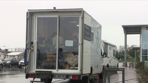 Une idée pour la France : une couturière ambulante sillonne la Bretagne