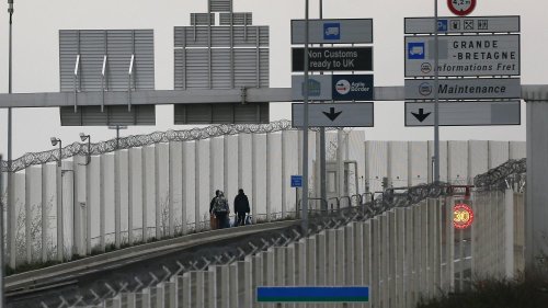 Réunion européenne sur la crise migratoire : la France veut "travailler" avec ses "amis britanniques", assure Gérald Darmanin