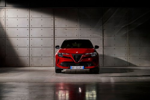 Pourquoi l’Italie veut interdire le nom de la première voiture électrique d’Alfa Romeo