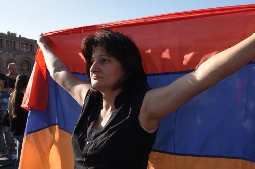 Armenien: Proteste gegen Regierung nach Aserbaidschans Angriff auf die Region Bergkarabach