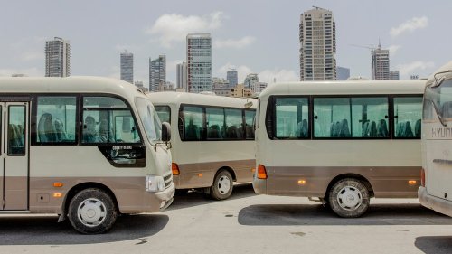 Hybrid-Busse von der EU: Unterwegs im Hisbollah-Verbrenner