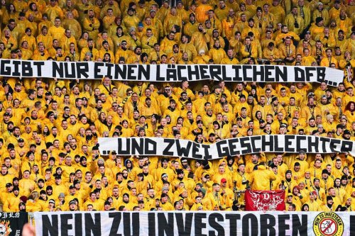 Männerfußball, Frauenfußball: Der DFB benutzt Begriffe, für die er Fans verurteilt