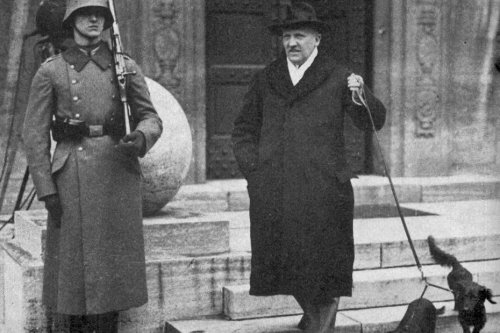 Querfront: 1934 bezahlt Kurt von Schleicher seine Kurzzeit-Kanzlerschaft mit dem Leben