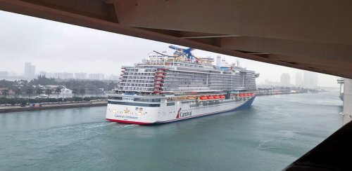 Travel Agent Sails Away on Carnival Cruise Ship While 50 Clients Left at Dock in Miami! - Frequent Floaters