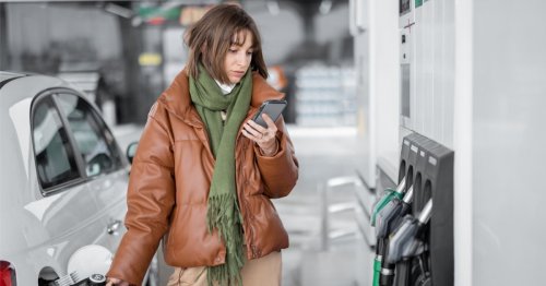 Alltagsrätsel: Warum darf man auf der Tankstelle kein Handy benutzen? | freundin.de