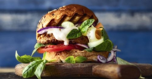Abendessen in 20 Minuten: Jamie Olivers Hackfleischbällchen mit Pesto und Mozzarella sind ein Traum!