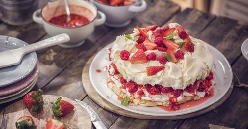 Sommer-Rezept: Mitsommer-Mandeltorte mit Erdbeeren aus Schweden