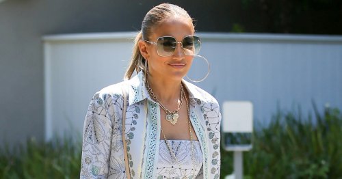 Jennifer Lopez' Winterschuhe passen zu JEDEM Outfit | freundin.de