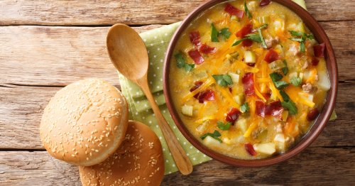 Diese Suppe knackt alle Rekorde: Rezept für herzhafte Cheeseburger-Suppe | freundin.de
