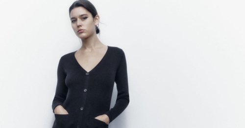 Dieses schlichte Strickkleid von Zara ist 2023 Mode-Trend