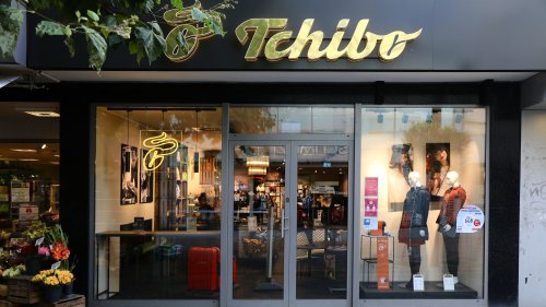 Nur 24 Euro: Diese Reisehose von Tchibo ist bequem und trotzdem schick
