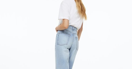 Sitzt perfekt: Diese 90ies-Jeans von H&M – für nur 30 Euro