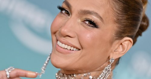 J.Lo macht Lipgloss-Nägel zum Maniküre-Trend im Frühling 2023 | freundin.de