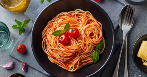 Neuer Rezept-Hit: Alle lieben diese Kirschtomaten-Spaghetti mit Überraschung | freundin.de