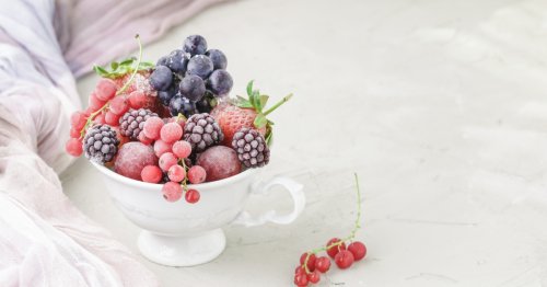 Fitness-Snack: Dieses gefrorene Obst ist der Sommerhit 2022 | freundin.de