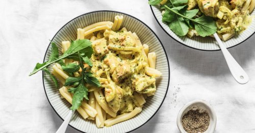 Herrlich cremig: Das ist das beste Rezept für Lachs-Pasta in Safransauce