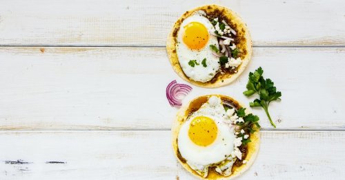 Feta-Spiegelei: Dieses Frühstücksrezept ist im Netz ein Hit