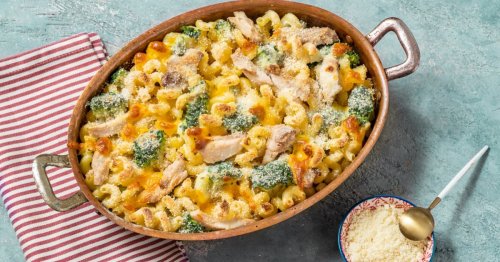 Rezept für cremigen Brokkoli-Hühnchen-Auflauf mit Parmesan | freundin.de
