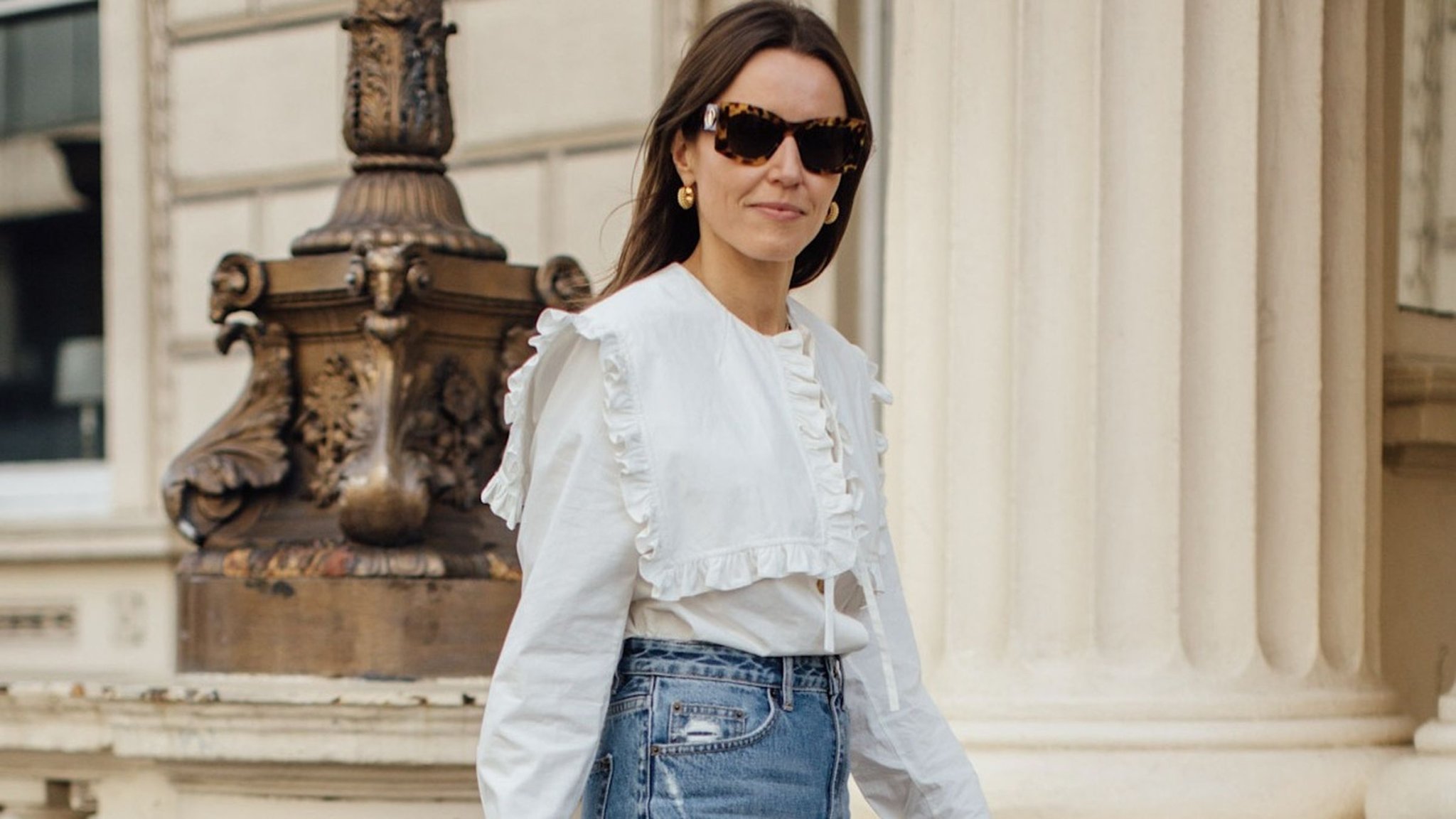 Welche Schuhe passen einfach immer zu Jeans? Nur diese – laut KI!