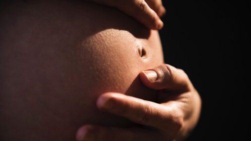 Expertin im Interview: "Es tut mir unendlich leid, dass euch das passiert ist" – Wie Gewalt während der Geburt Mütter traumatisiert