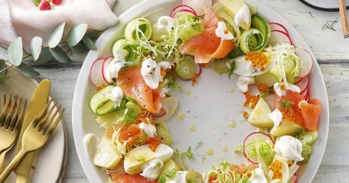 Festliche Rezept-Idee: Salatkranz mit Räucherlachs