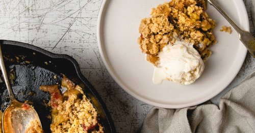 Blitzrezept für herbstlichen Zwetschgen-Crumble