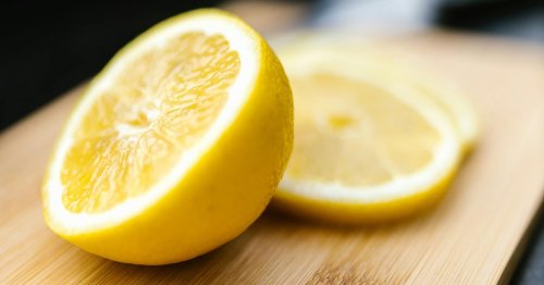 Weshalb Sie unbedingt Zitronen in die Wäsche geben sollten