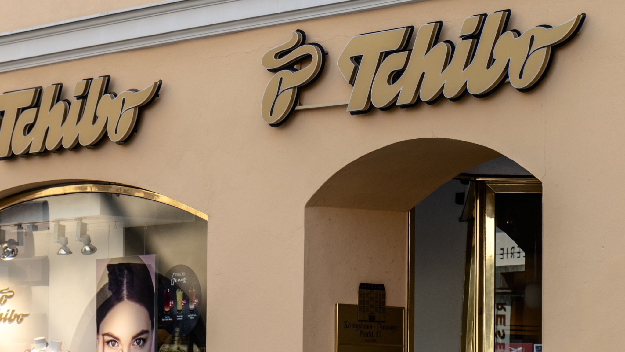Statt kneifenden Skinny Jeans: Alle lieben diese Wohlfühl-Hose von Tchibo