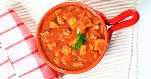 Deftiges Herbstrezept: Kartoffel-Kürbisgulasch