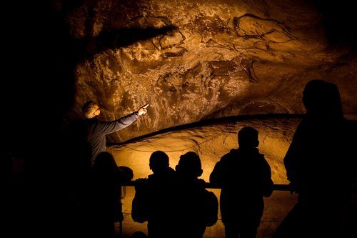 How to See the Drawings of France's Niaux Cave for Yourself