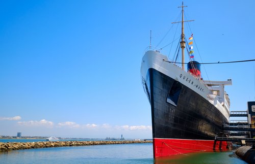 "In Danger of Capsizing": Rough Seas Continue for Historic Queen Mary Ship | Frommer's