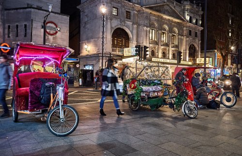 London's Latest Scams: Pedicabs and "American" Candy Stores