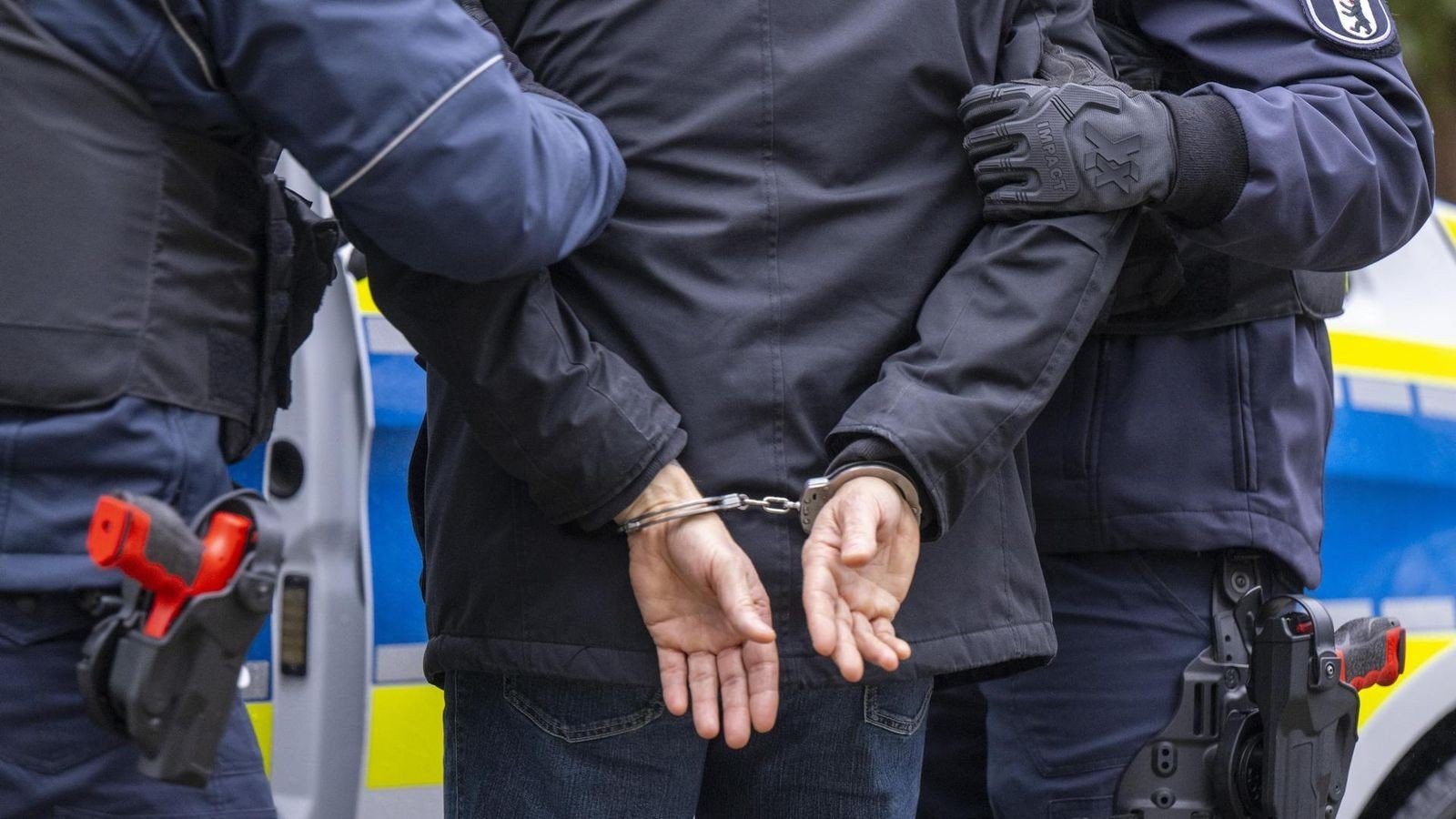 Polizei fasst flüchtigen Straftäter – in Dresden