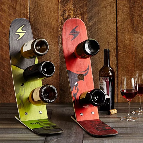 60 Ideal Gifts for Skiers: The 2024 Gift Guide