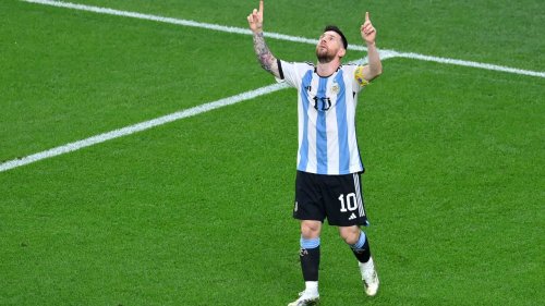 Mit erstem K.o.-Tor: Messi überholt Maradona
