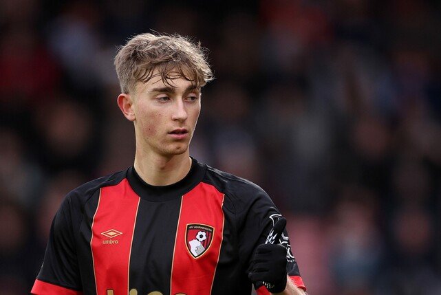 Dean Huijsen im Fokus: Bayern beobachtet Innenverteidiger von Bournemouth
