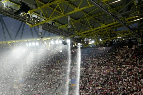 EM-Stadionkletterer soll 12.076,93 Euro Polizeikosten zahlen