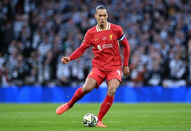 Kein van Dijk: FC Bayern plant weiter mit eigenen Innenverteidiger