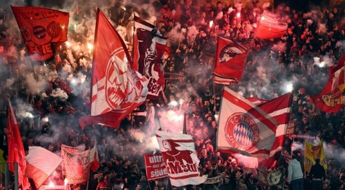 Über 100 Pyro-Vergehen in Dortmund: Geldstrafe für FC Bayern